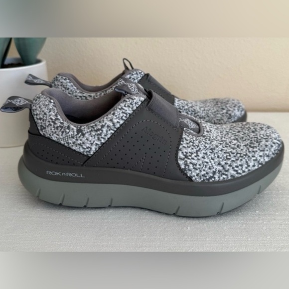 Sold - Picture 3 of 7